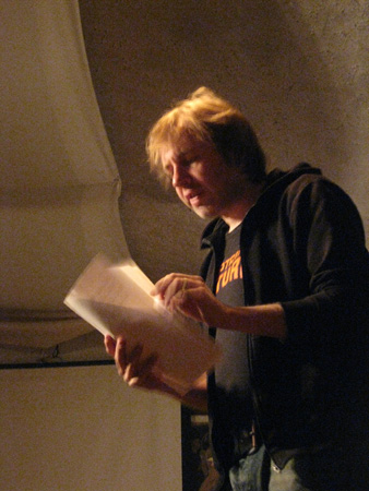 ingmar heyzte leest voor op pindaconcert mei 2010